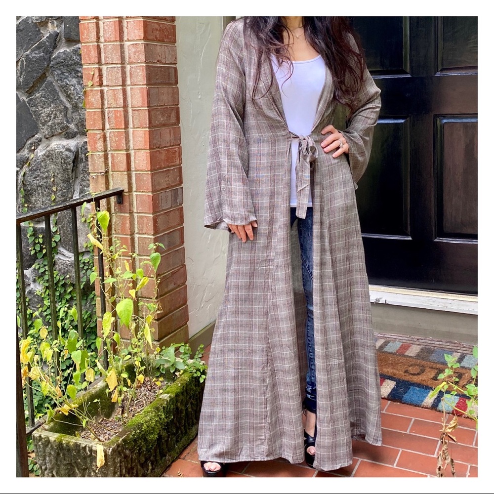 ✨LAST ONE✨Absolutely gorgeous longline checkered - Picture 10 of 13
